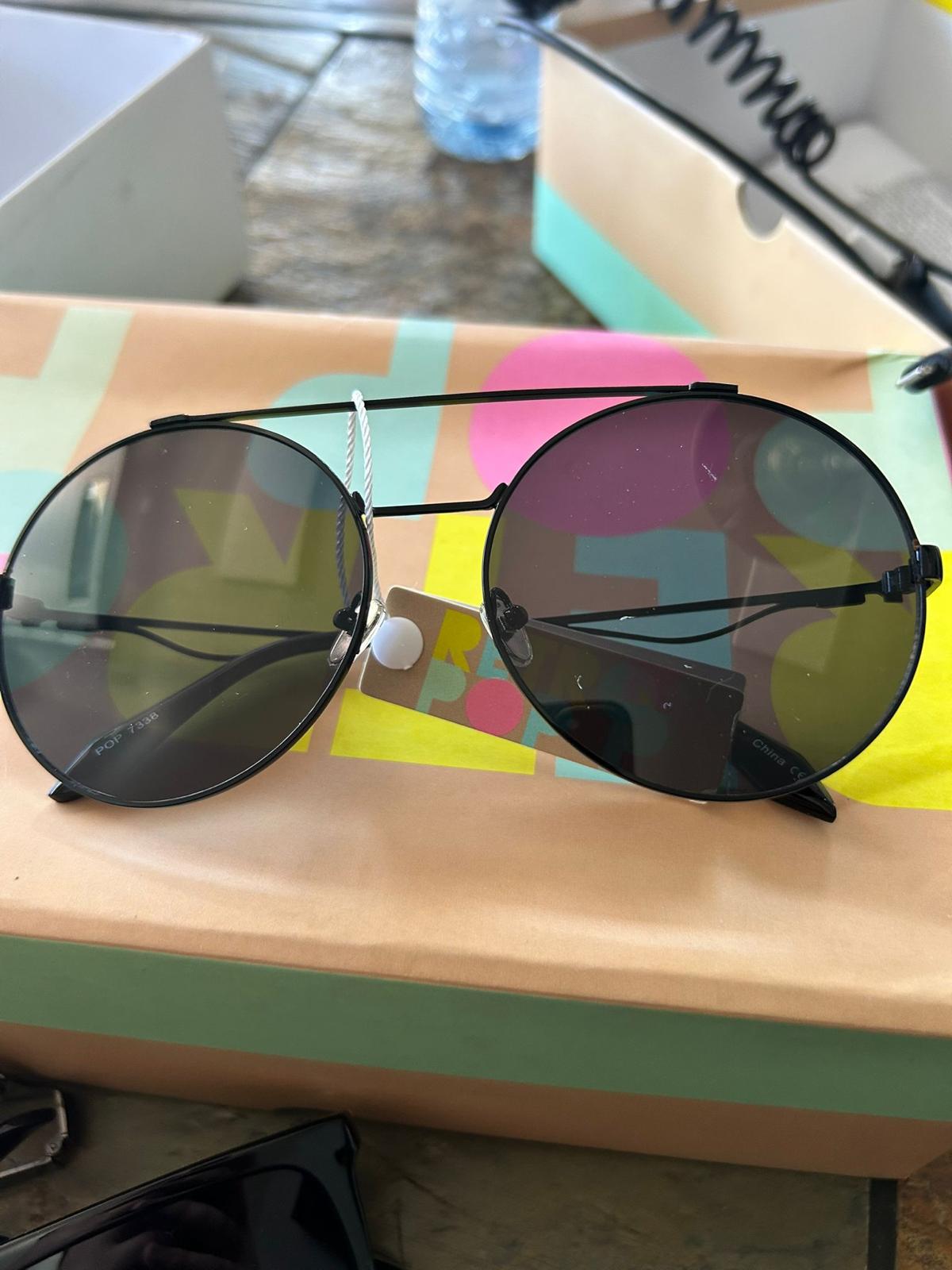 Round aviator sunglasses in black metal